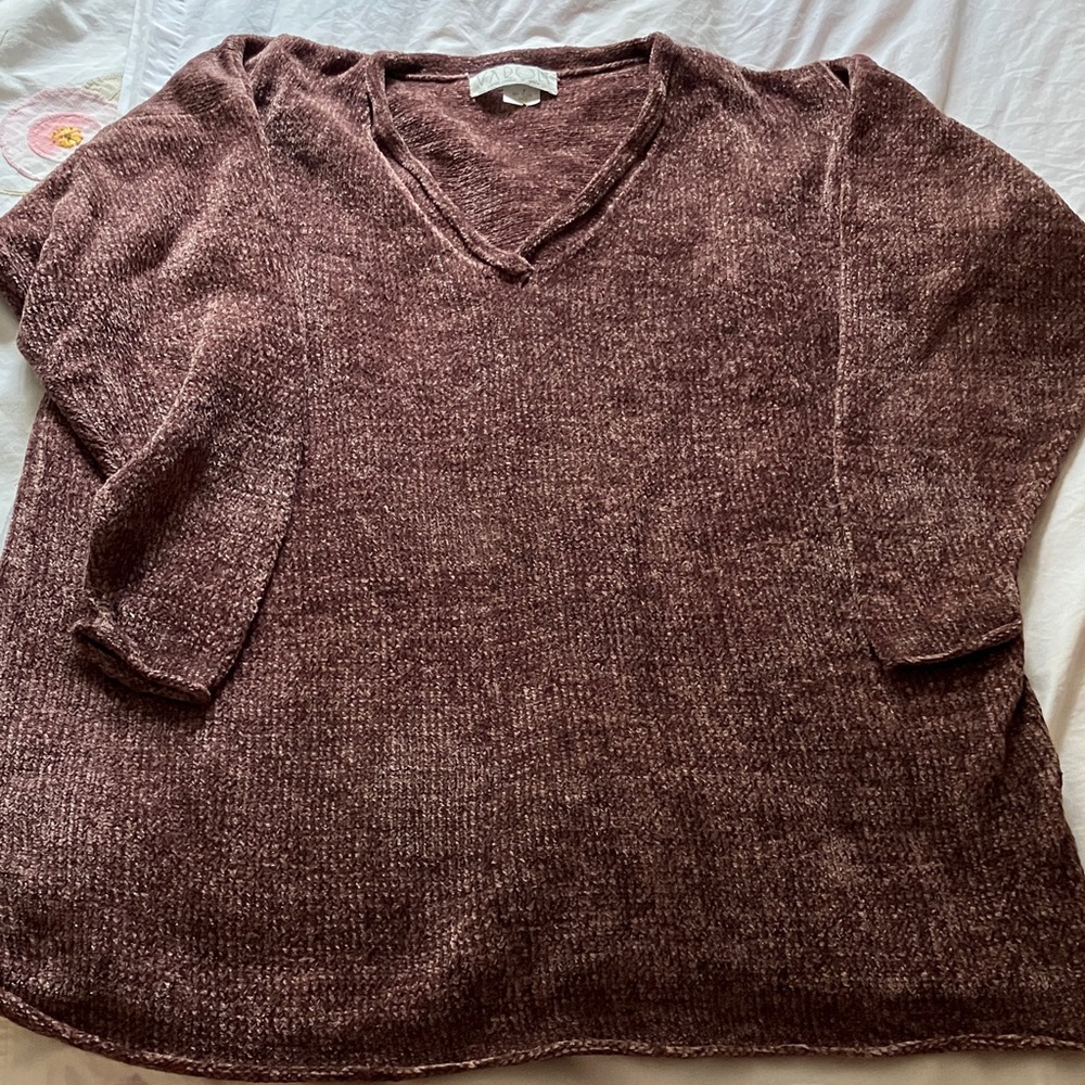 Cozy V-Neck Sweater in Rich Brown